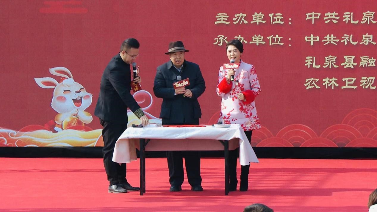 正在上传... 2c8d82eb36f4f6d2fe0faa2ff81bd899.jpg