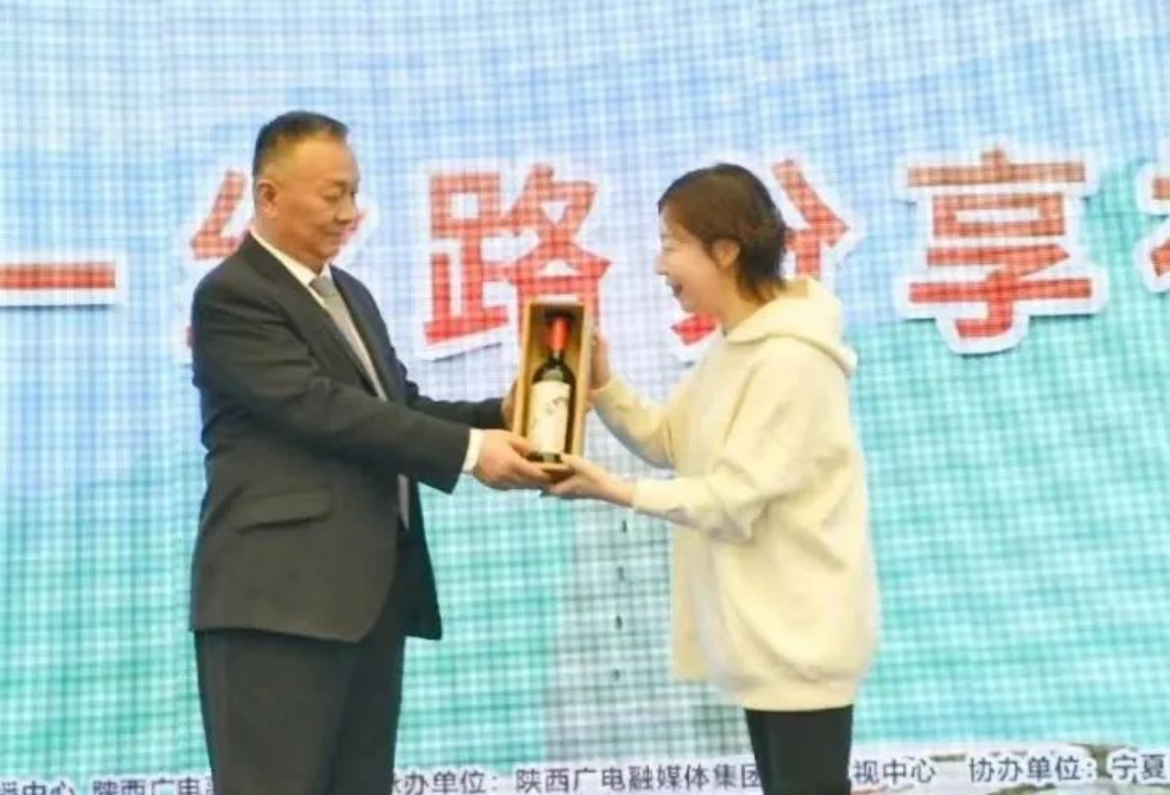 正在上传... ba4561d5cb2c188480df684cb24beb61.png